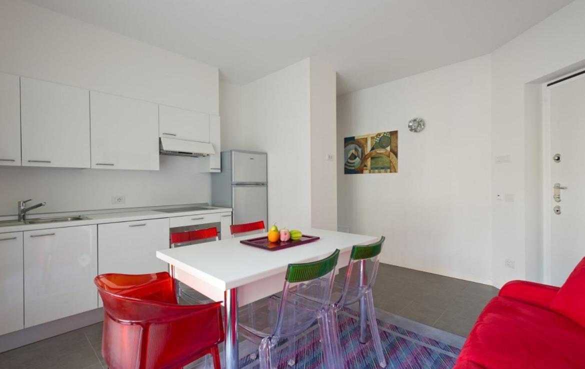 The Sunshine - Apartments With Pool Муссо Экстерьер фото